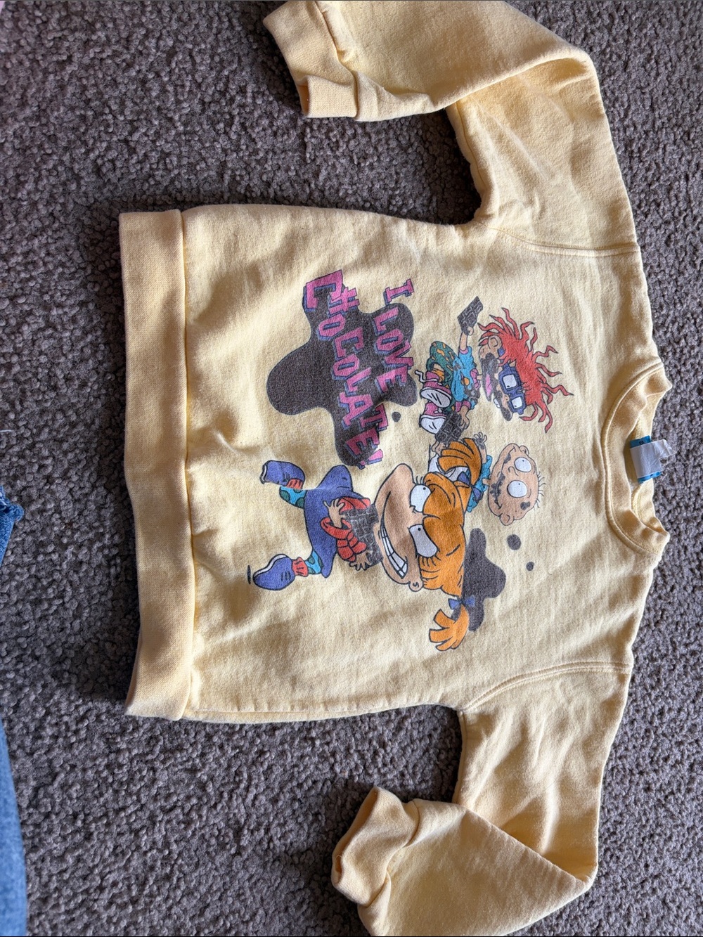 B54 vintage 6t rugrats “I love chocolate” Yellow Crewneck, pilling fits as 4t